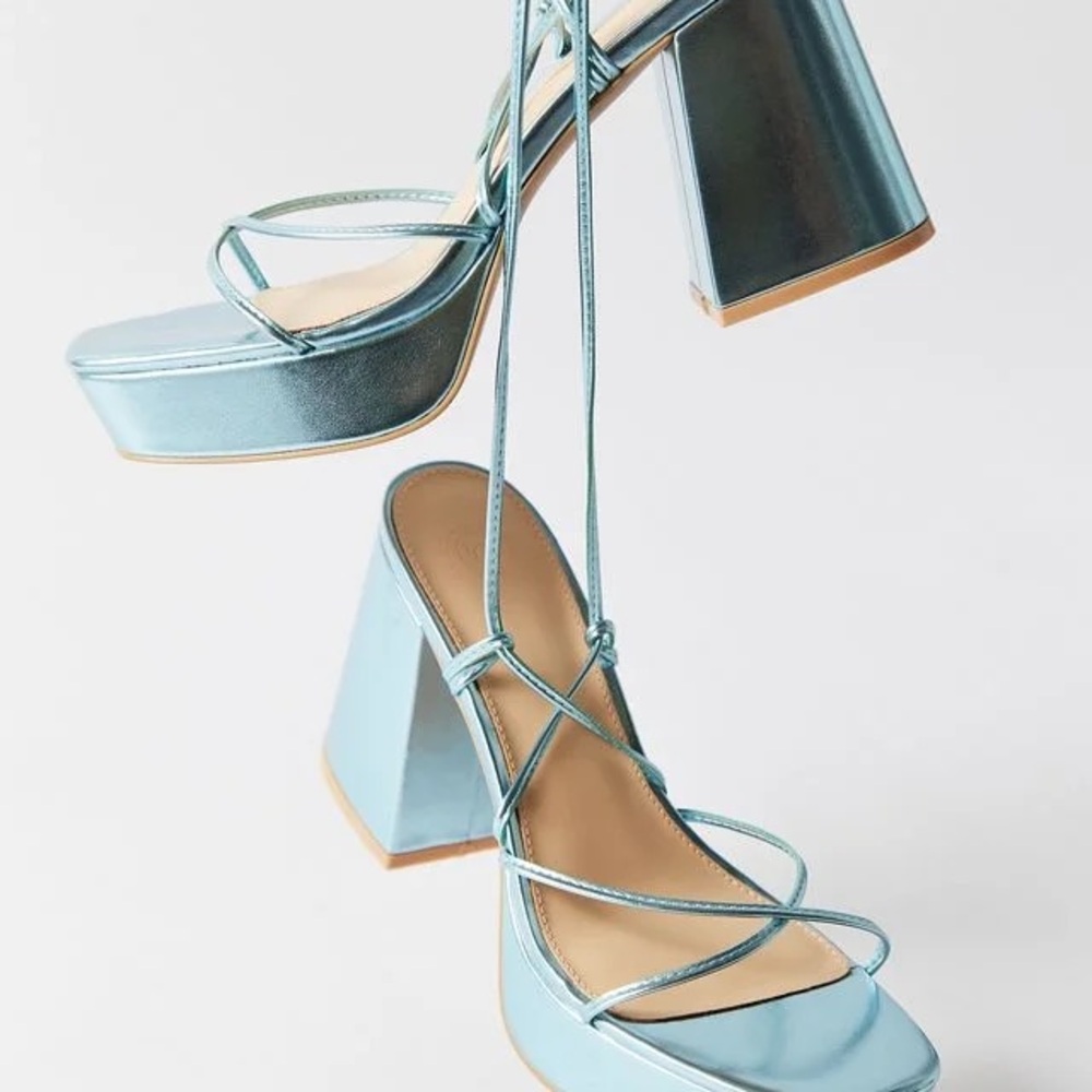 UO Pacific Strappy Platform Heels – Blue (US 9 / EU 40)